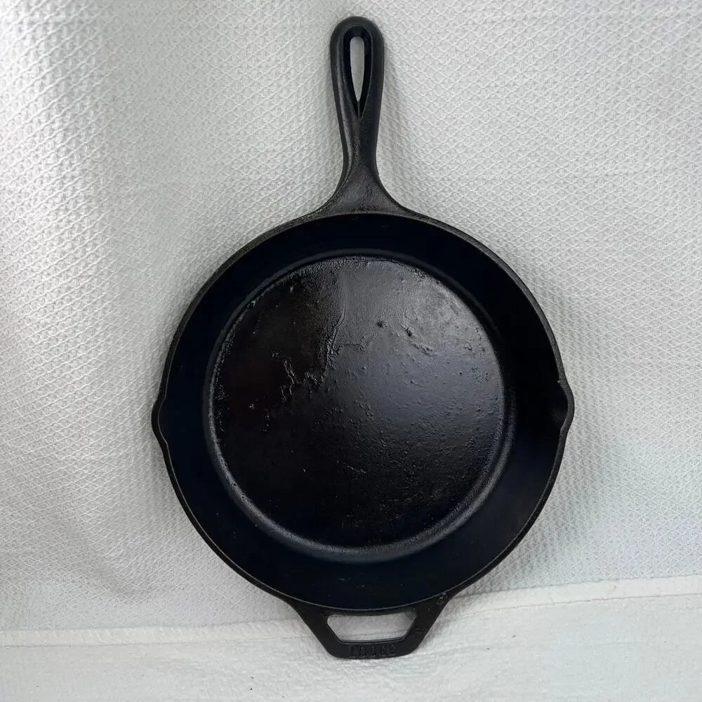 Lodge 8SK Cast Iron Skillet 10